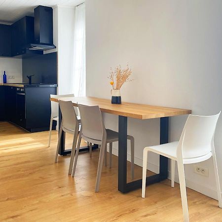 Charmant Appartement Renove Au Coeur De 콩카르노 외부 사진