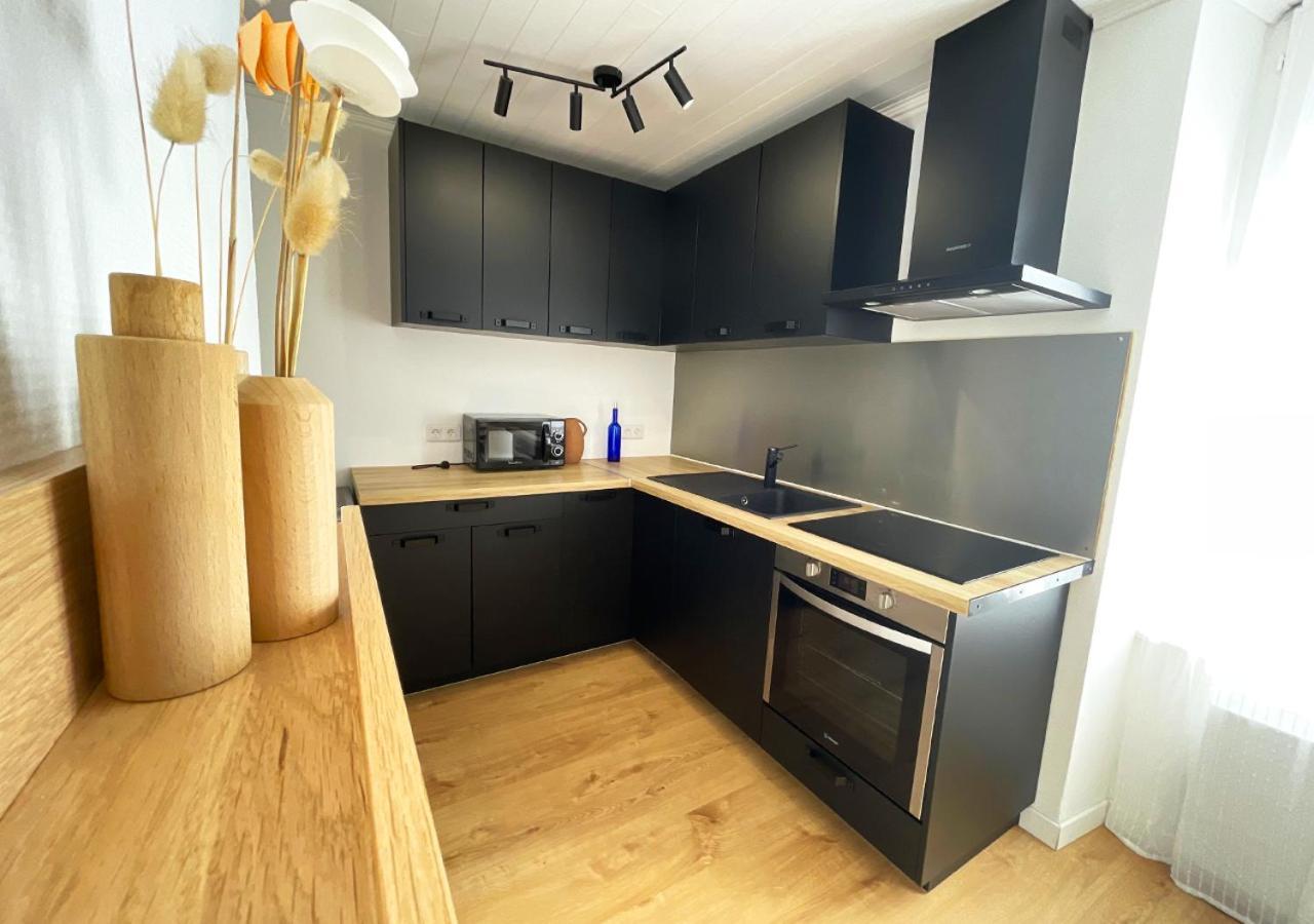 Charmant Appartement Renove Au Coeur De 콩카르노 외부 사진